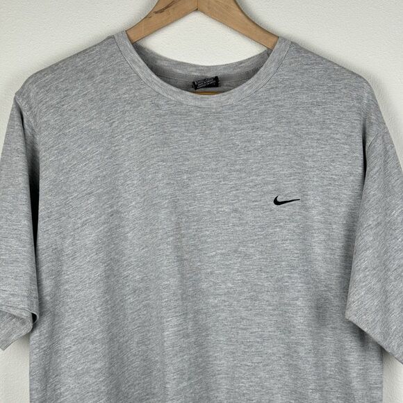 VINTAGE NIKE SWOOSH LOGO CLASSIC ESSENTIAL T-SHIRT SZ MEDIUM GREY EMBROIDERED - Picture 2 of 7